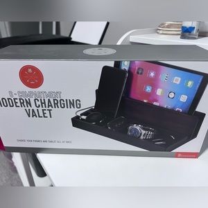 Berkshire 6-Compartment Modern Charging Valet